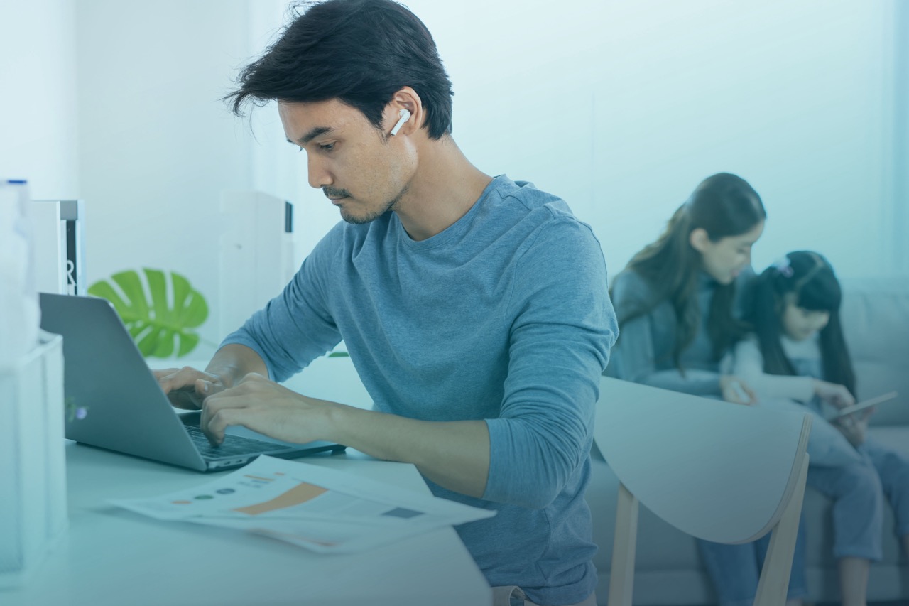 En busca del equilibrio: cómo manejar el trabajo, la escuela y la familia para cuidar su bienestar físico y mental