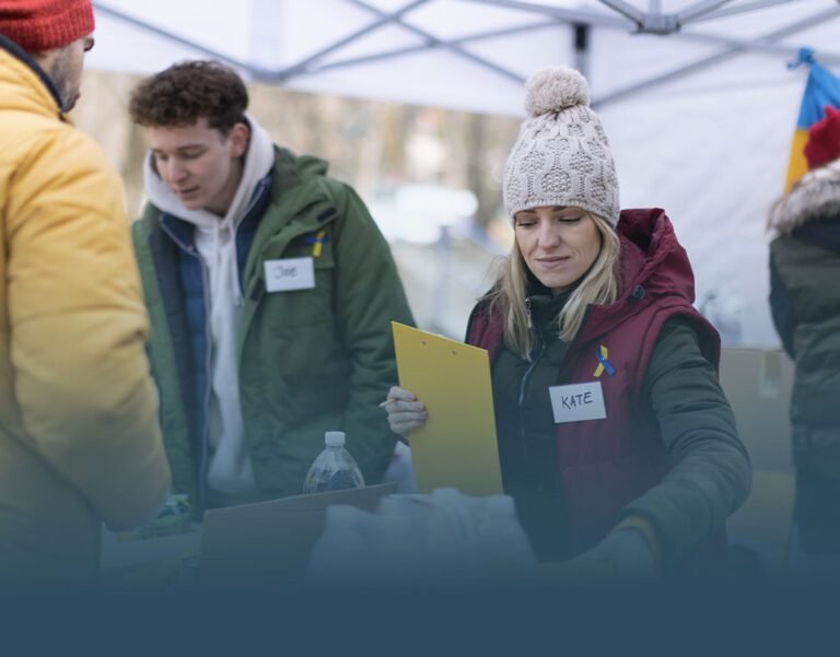 people boost their holiday spirit by volunteering